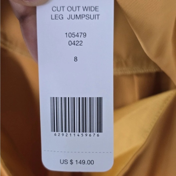 $149 Bebe  JUMPSUIT Women Medium Cut Out Yellow Wide LegSleeveless New - Picture 16 of 16